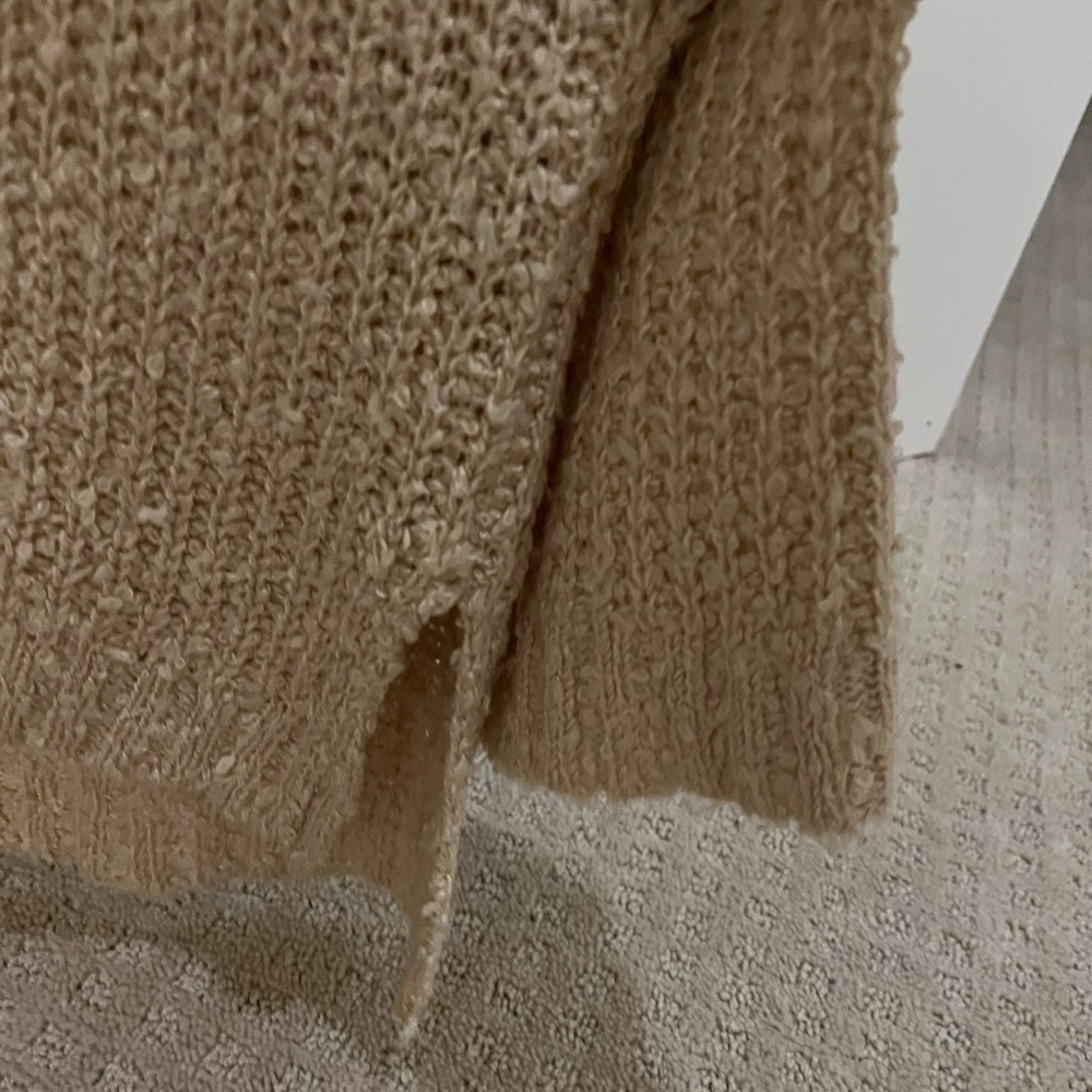 Sweater - Picture 4 of 4